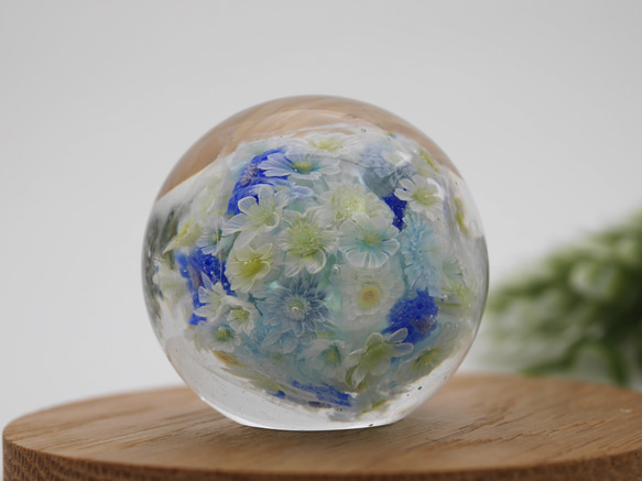 《新作》『flower garden ペーパーウエイト-pail blue』 ガラス ガラスの花　母の日　　 7枚目の画像