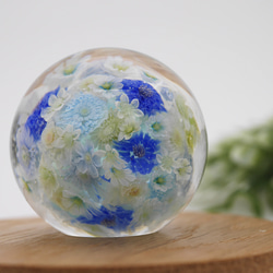 《新作》『flower garden ペーパーウエイト-pail blue』 ガラス ガラスの花　母の日　　 4枚目の画像