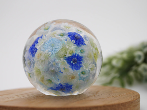 《新作》『flower garden ペーパーウエイト-pail blue』 ガラス ガラスの花　母の日　　 4枚目の画像