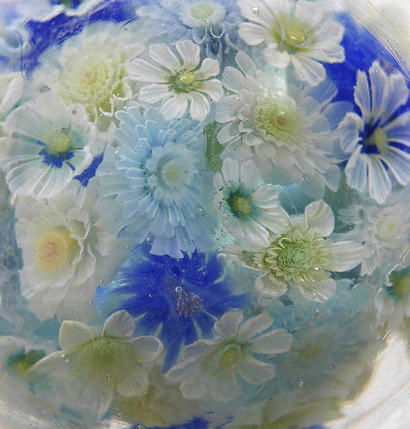 《新作》『flower garden ペーパーウエイト-pail blue』 ガラス ガラスの花　母の日　　 5枚目の画像