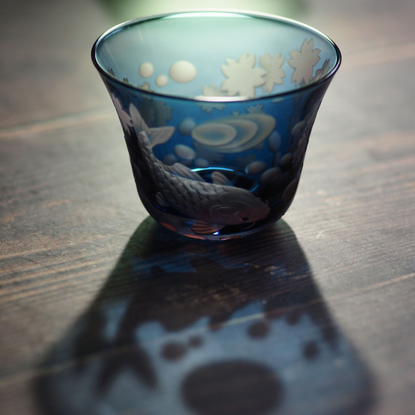 深彫り鯉のぐい呑・桜 