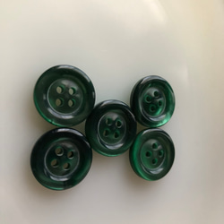 アンティーク ボタン 5個　ビンテージ 昭和 レトロ 個性的 ハンドメイド素材 日本製 ポップ アクセ グリーン　緑 3枚目の画像
