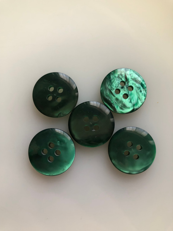 アンティーク ボタン 5個　ビンテージ 昭和 レトロ 個性的 ハンドメイド素材 日本製 ポップ アクセ グリーン　緑 5枚目の画像