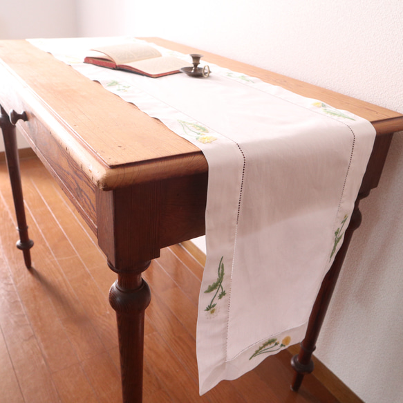 ドイツの手仕事/たんぽぽとわた毛 素敵なロング テーブルランナー (ヴィンテージ) 9枚目の画像