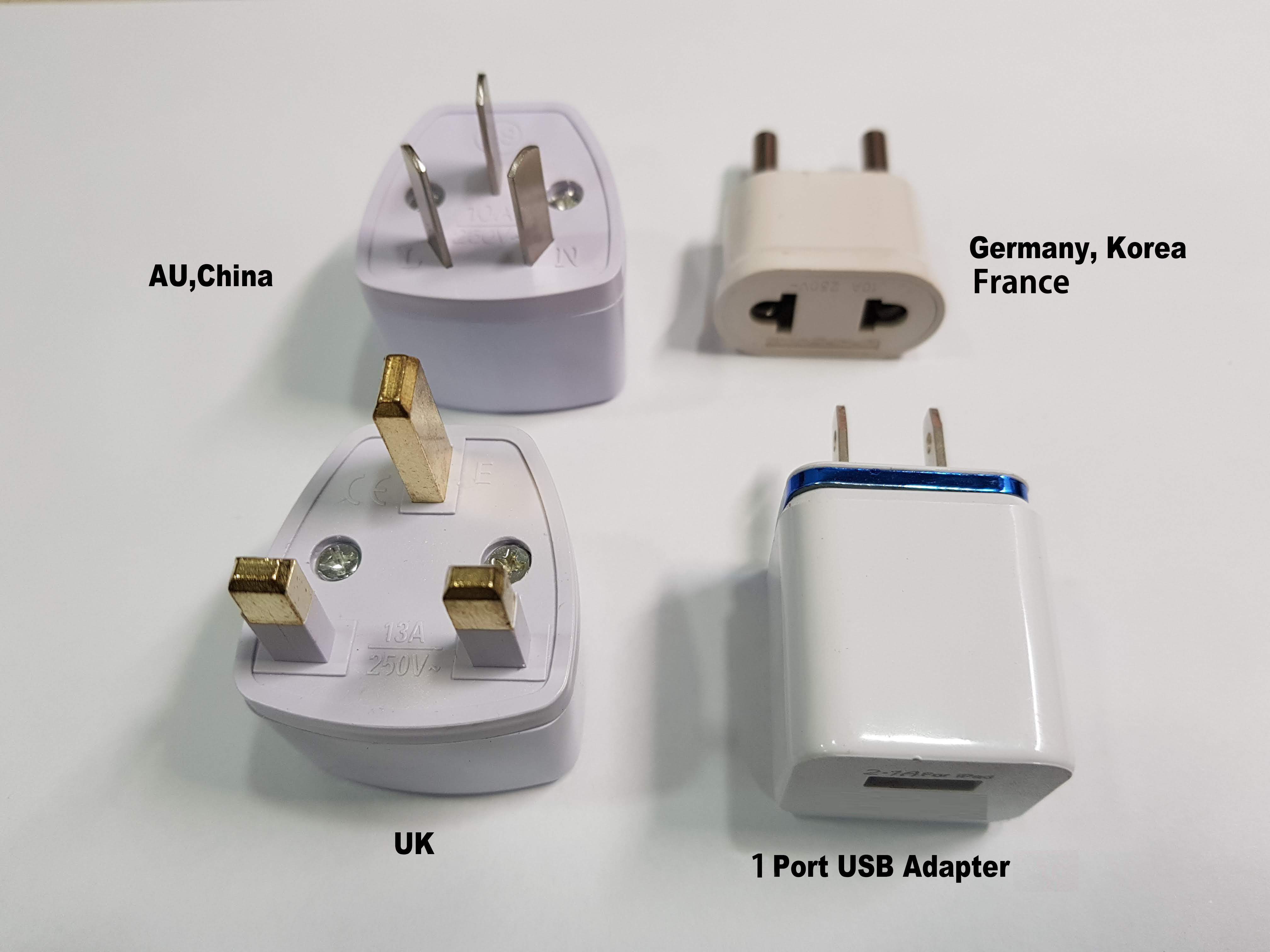 ロケット ランプの上に座っているロボット // 炎の電球