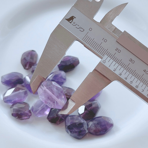高品質天然石】多面カット 大粒アメジスト 18mm 8粒売 天然石 石材店