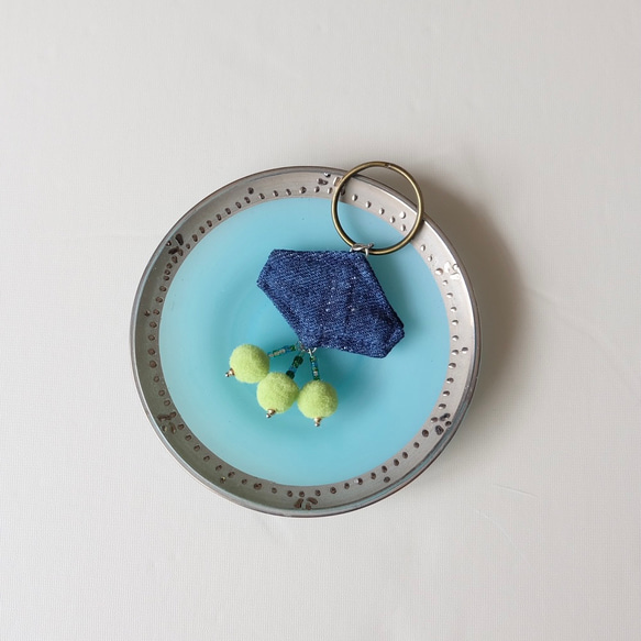 Kogin-zashi pom-pom key holder☺︎算盤【緞帶☺︎包掛飾☺︎刺繡】智能手機配件 第12張的照片