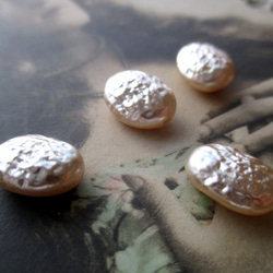 *♥Miriam Haskell Glass Pearl Cabochon Gold Cream 2pcs♥* 3枚目の画像