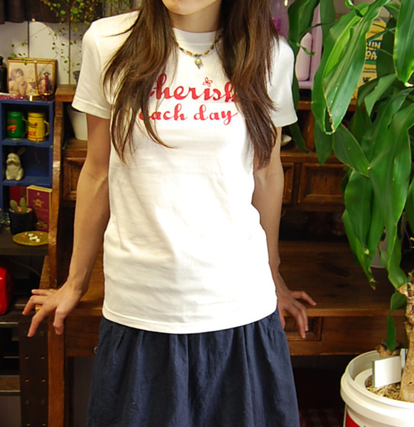 日本製　ロゴtシャツ　Cherish　パープル　Ｓサイズのみ　レディース　送料無料 2枚目の画像