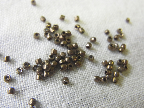 カットビーズ　ブロンズ 3枚目の画像