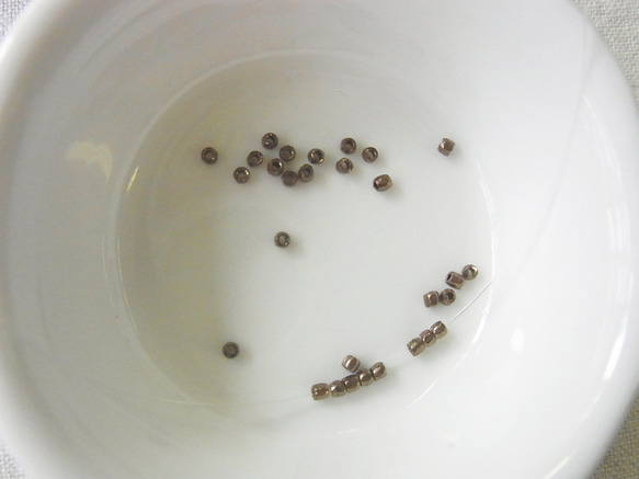 カットビーズ　ブロンズ 5枚目の画像