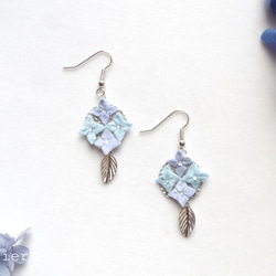 [Tsumami Crafts] [手工染色] 繡球花和樹葉吊飾耳環（藍色） 第2張的照片