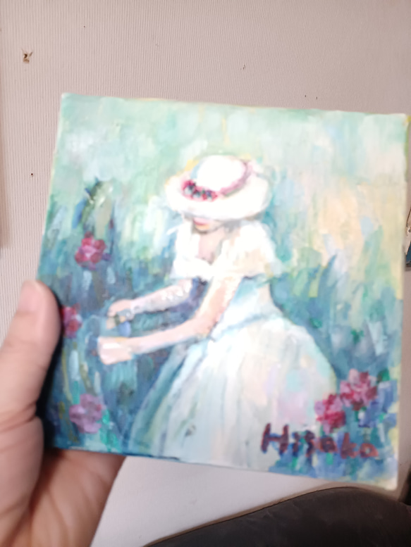 花をつむ貴婦人　油絵　15×15 3枚目の画像