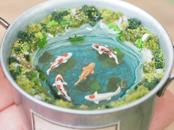 【ジオラマアート】ちいさな森の青い泉　ミニチュア　涼　透明感　水　レジン　縁起物　錦鯉nishikigoi プレゼント 11枚目の画像