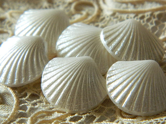♡ホワイトパールの貝のボタン2個　 5枚目の画像