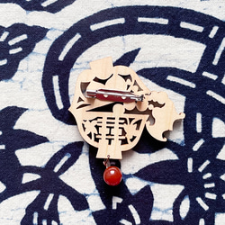 國產檜木胸針[窗花madohana]紅瑪瑙石 第2張的照片