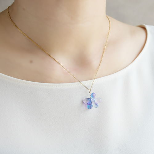 シルバー色orゴールド色【 ネックレス 】雨上がりの紫陽花 ( 青〜紫色