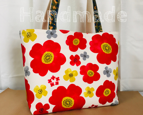 一閑張りバッグ 　鶴、花　華やか　赤　ピンク　緑　縮緬　ハンドメイド 一閑張りバッグ 鶴、花 華やか 赤 ピンク 緑 縮緬 ハンドメイド