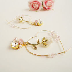 【再販】Heart Hoop ～White Rose～ イヤリング/ピアス/ハート/フープ/ビジュー/花/フラワー/薔薇 5枚目の画像