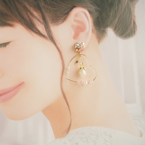 再販】Heart Hoop ～White Rose～ イヤリング/ピアス/ハート/フープ