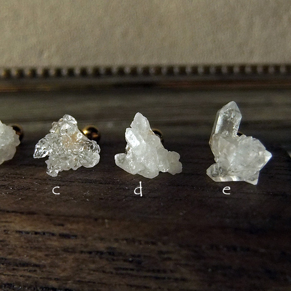 水晶原石一粒ピアス08 3枚目の画像