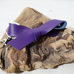 紫陽花パープルの可愛いリボンキーホールダー レザーキーリング  可愛いキーリング　リボン 3枚目の画像