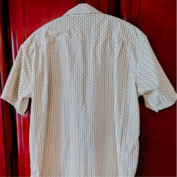 【父の日に】【青白ストライプ】さわやかなメンズＬ・男女兼用〜半袖アロハシャツ 2枚目の画像