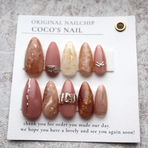 手元華やかロングアーモンドネイル ネイルチップ（つけ爪