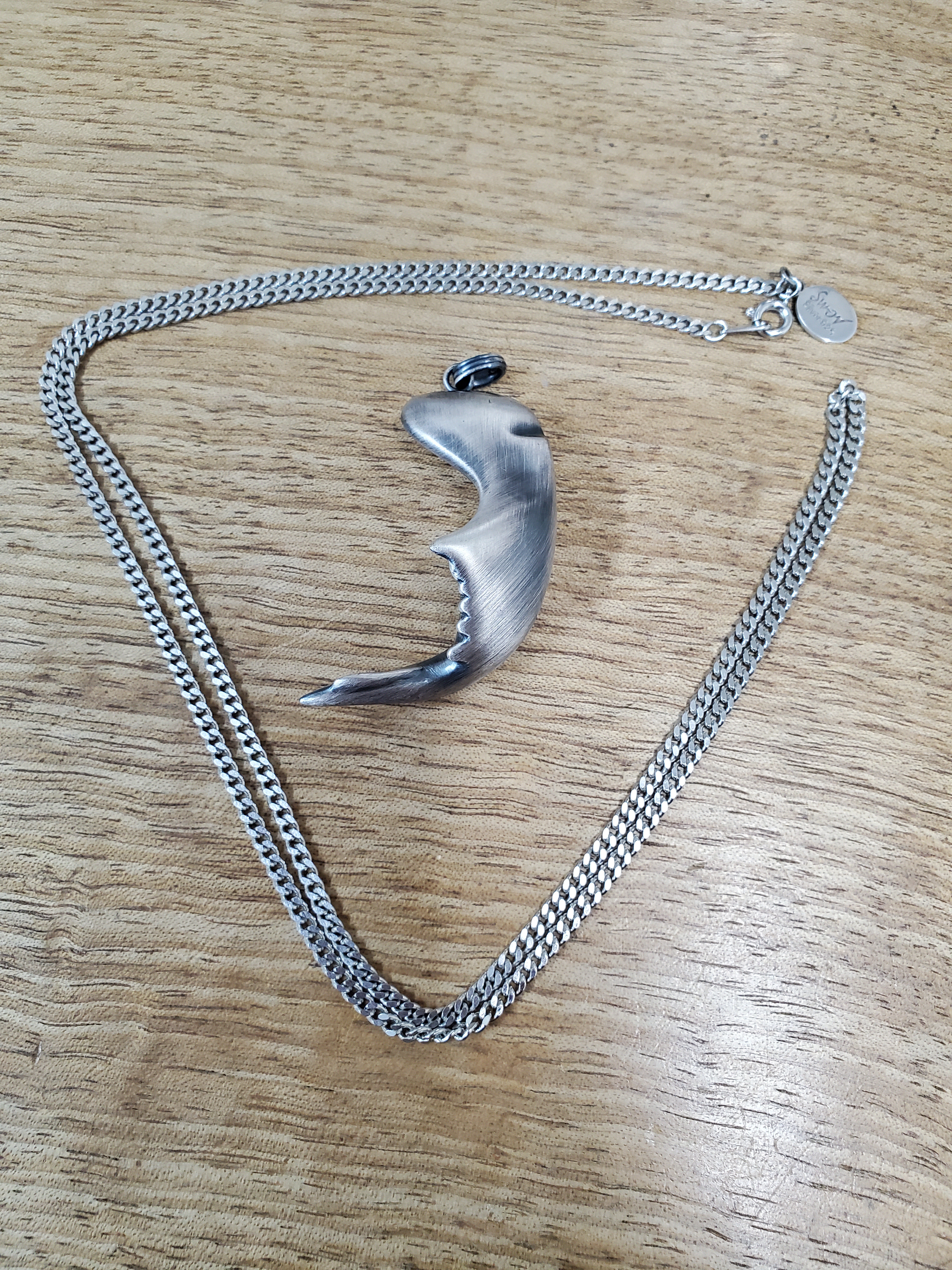 ダイオウヒラタ大顎ペンダントトップ いぶしヘアライン仕上げ