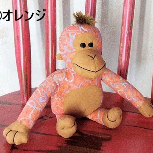おさるさん エンジ色 バティック 置物 ぬいぐるみ インドネシア おさるさん エンジ色 バティック 置物 ぬいぐるみ インドネシア