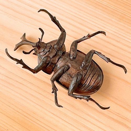 昆虫シリーズ「カブトムシ」のオブジェ 黒檀 彫刻アート・木工