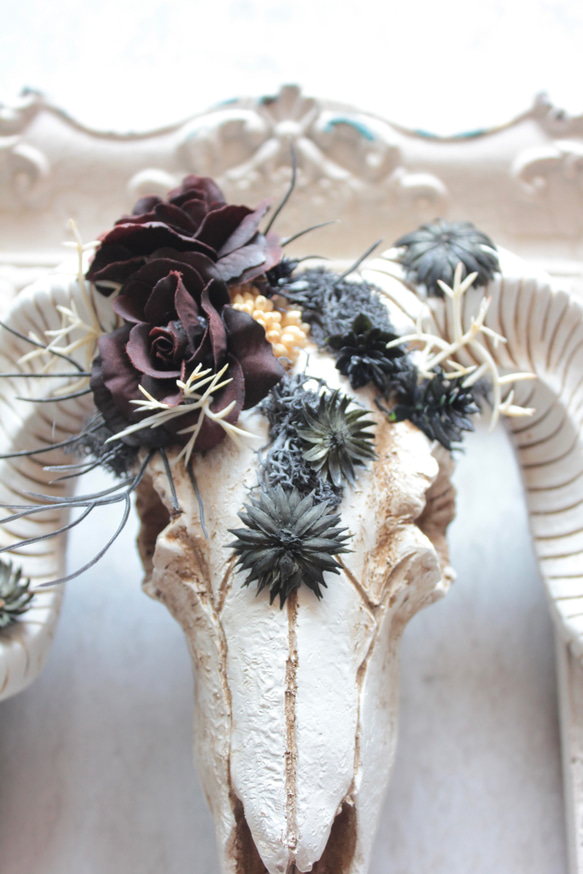 男前な羊の角アンティーク風壁掛けアレンジ【ゴシック】 3枚目の画像