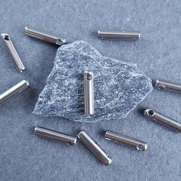 [20pcs] 約1.6mm x 約7mm x 約1mm サージカル ステンレス 留め具 シルバー 無メッキ 2枚目の画像