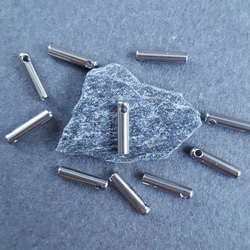 [20pcs] 約1.6mm x 約7mm x 約1mm サージカル ステンレス 留め具 シルバー 無メッキ 1枚目の画像