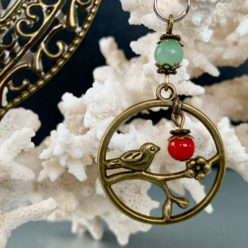 小鳥&赤珊瑚帯飾り 根付け 帯留め ciel 通販｜Creema(クリーマ) 15783110 