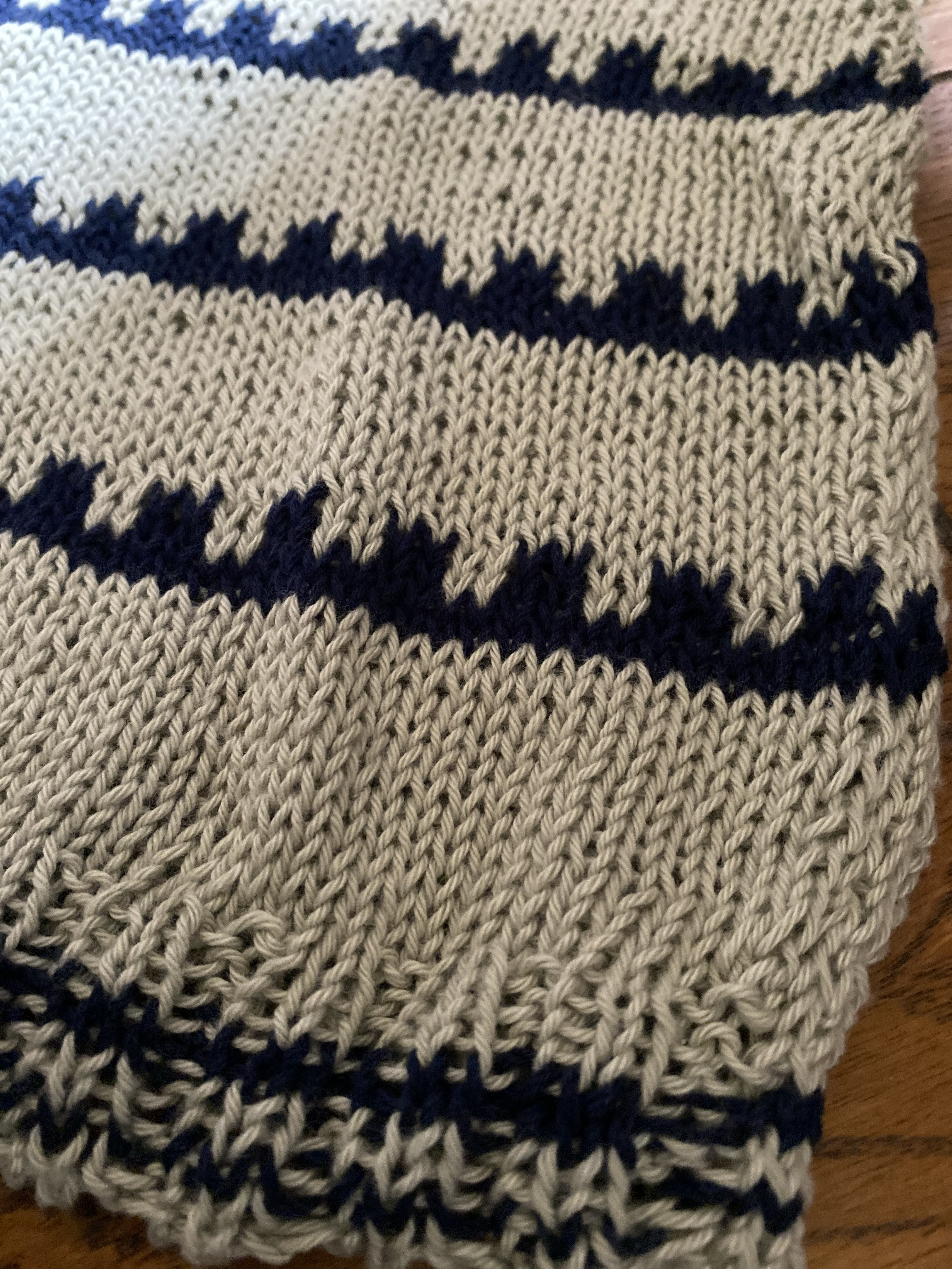 若草色のサマーセーター