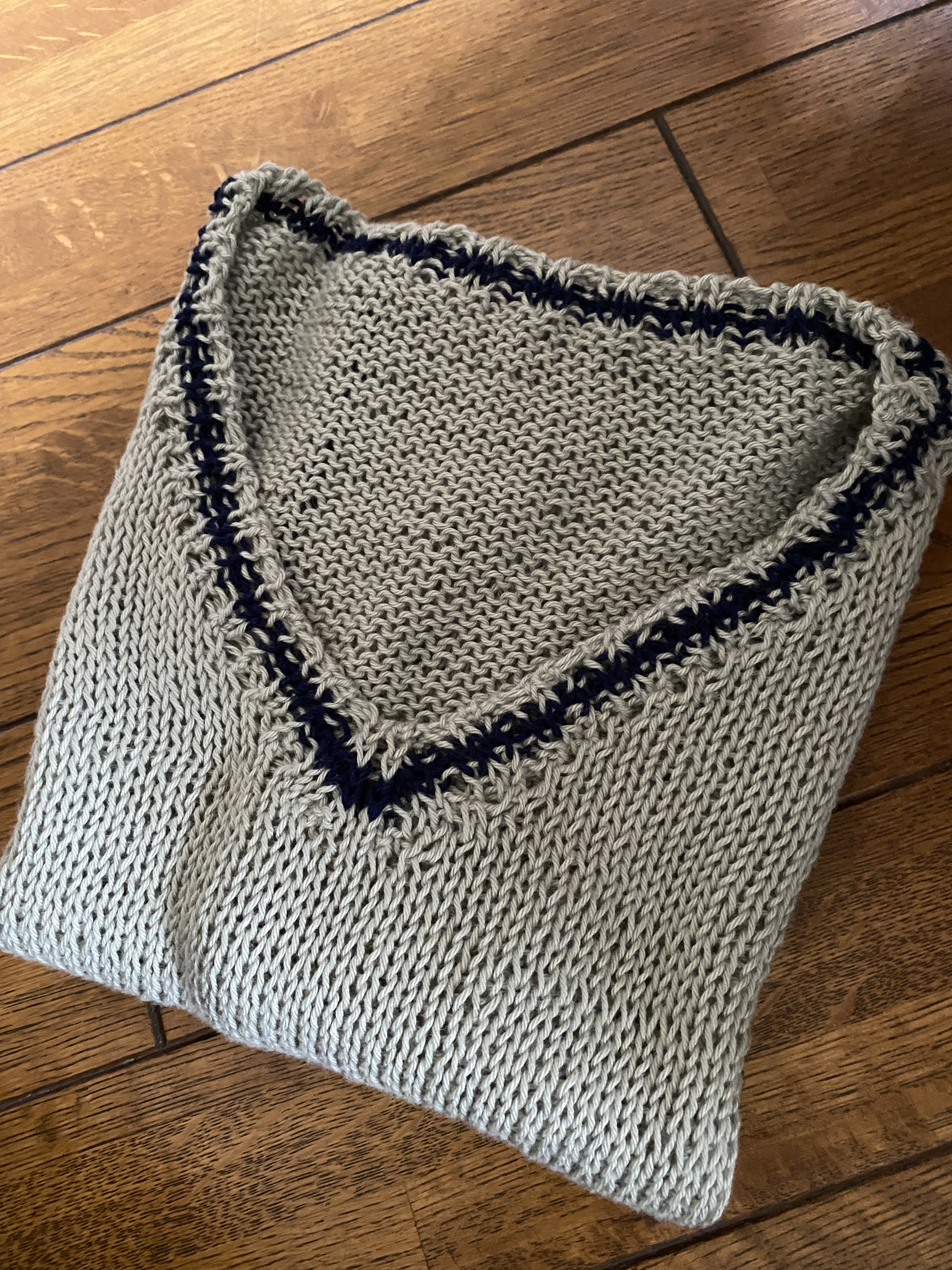 若草色のサマーセーター