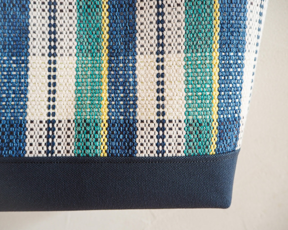 鄉村格紋手織布水平托特包（藍色） 第4張的照片