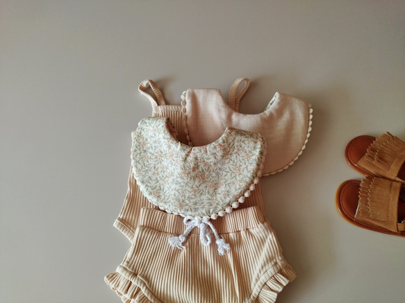 lehtiä Garden bell×oatmeal beige bib スタイ 5枚目の画像