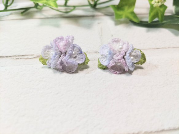 小さな紫陽花のピアス 5枚目の画像