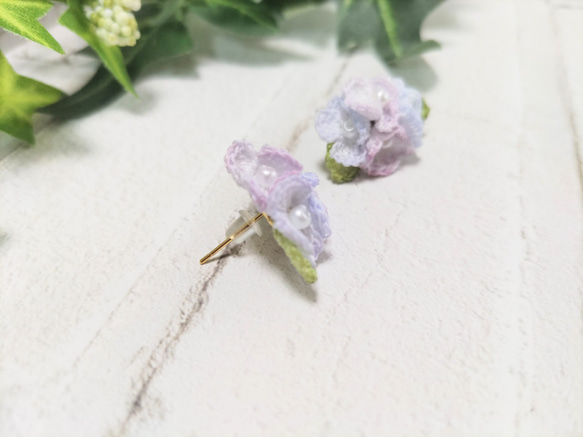 小さな紫陽花のピアス 8枚目の画像