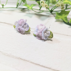 小さな紫陽花のピアス 6枚目の画像