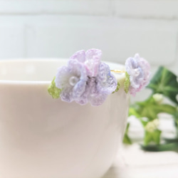 小さな紫陽花のピアス 3枚目の画像