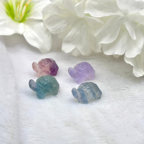 高発色 フローライト（蛍石） カメ(亀)さん 1個 カラフル 横穴あき