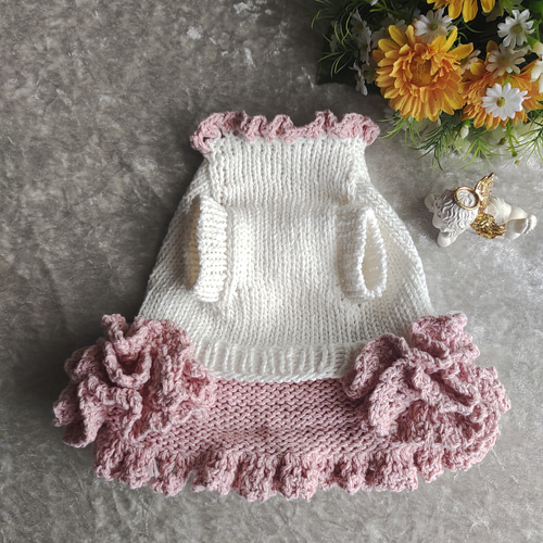 犬服　ハンドメイド　手編みフリフリワンピース♡ 犬服・手編みフリルワンピースとセーターのペア ペット服
