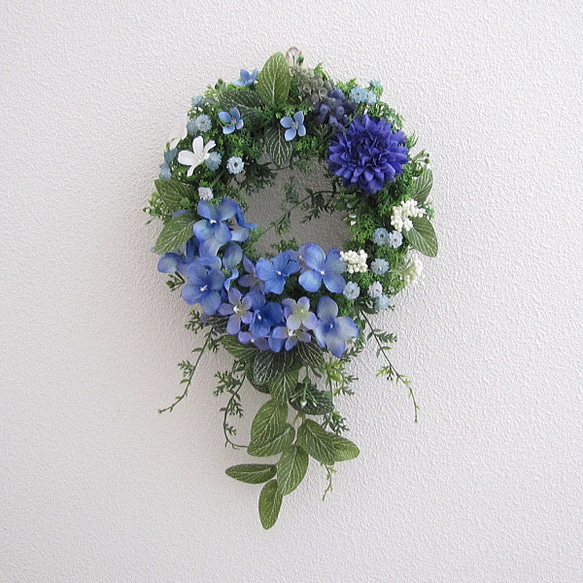 紫陽花入りブルー色の爽やかなキャスケードリース　ｃｍｍｋ022 2枚目の画像