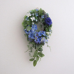 紫陽花入りブルー色の爽やかなキャスケードリース　ｃｍｍｋ022 5枚目の画像