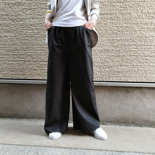 ゲーム機　総柄コットンワイドパンツ:ブラック ゲーム機 総柄コットンワイドパンツ:ブラック キュロット
