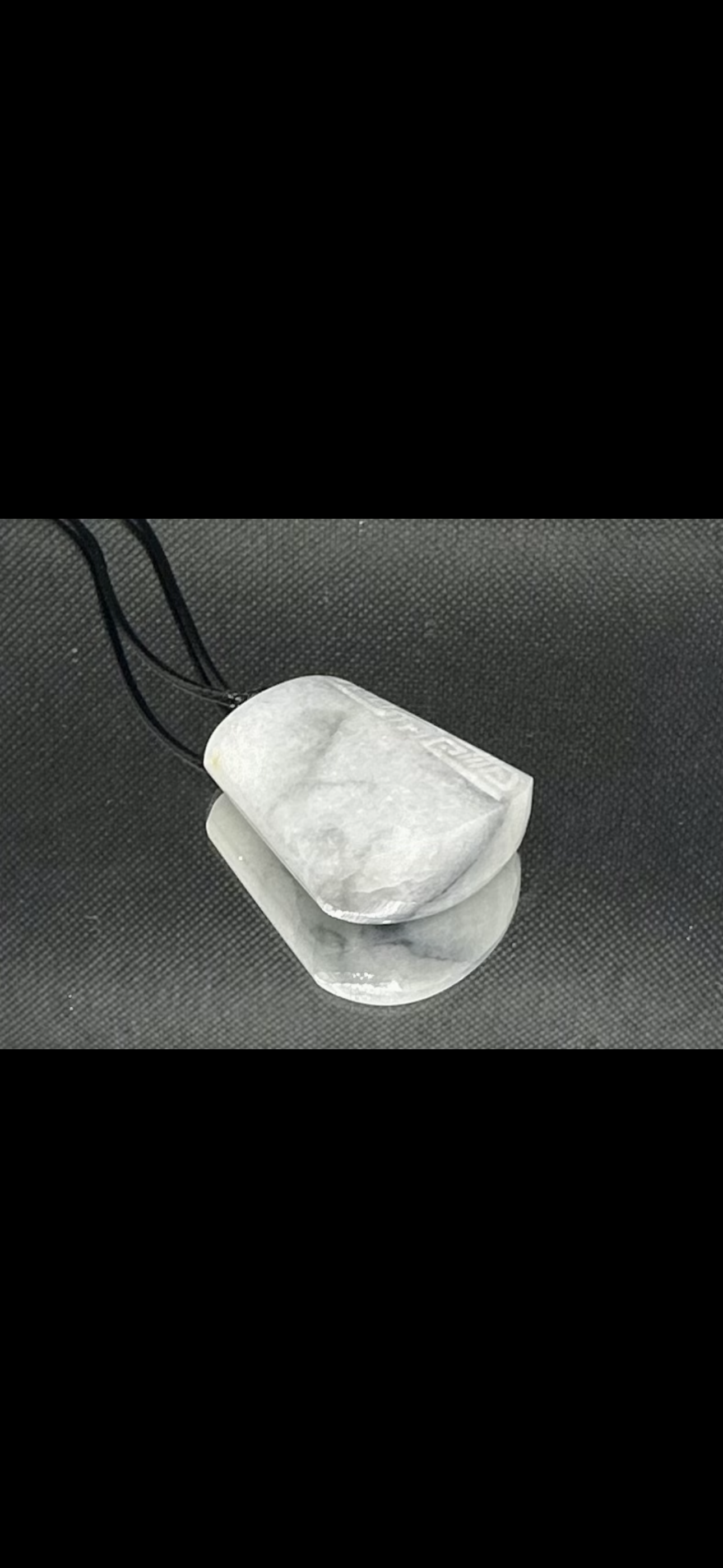 極品美玉　糸魚川ロウカン翡翠