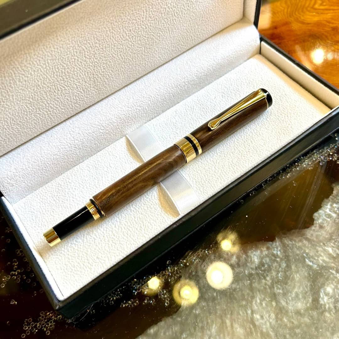 【2500年前の木】　神代杉のボールペン　C1244 8,880円